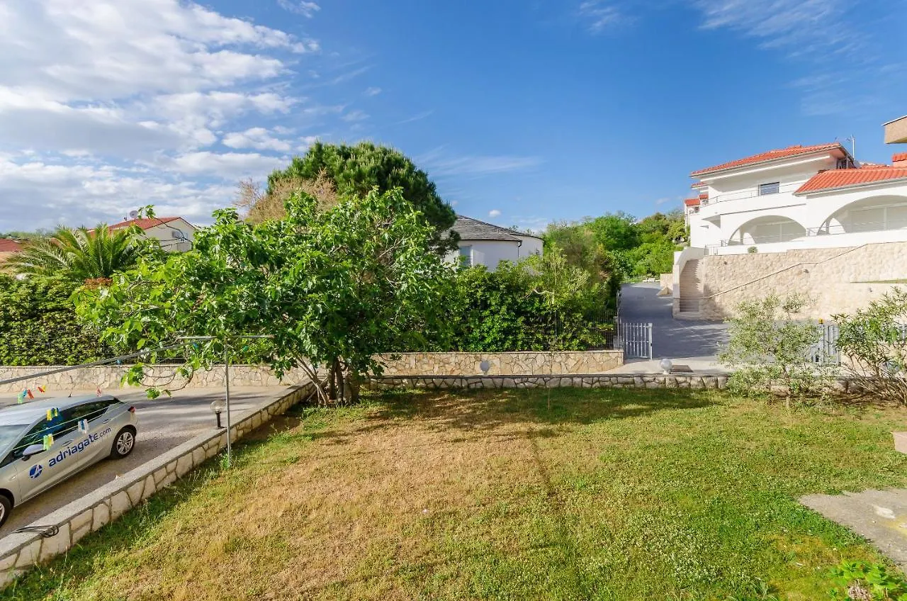 Apartments Alex Lopar